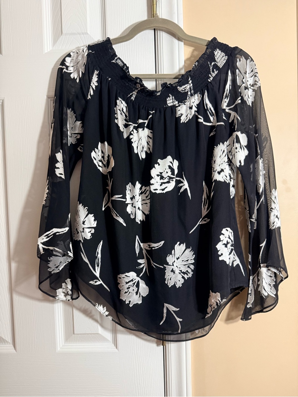 Black & White Floral Off-the-Shoulder Blouse - Picture 5 of 5